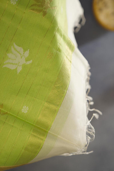 Graceful Light Green Maheshwari Cotton Silk Suit with Booti Work